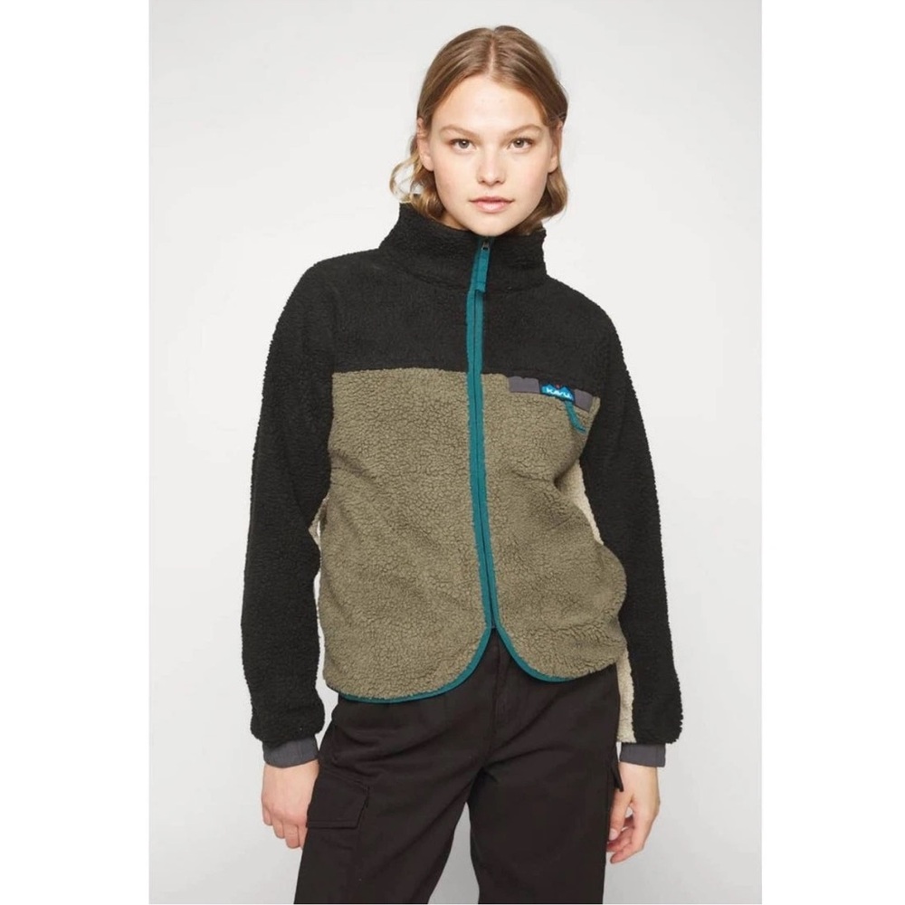 Kavu Black and Olive Green Sherpa Fleece Jacket